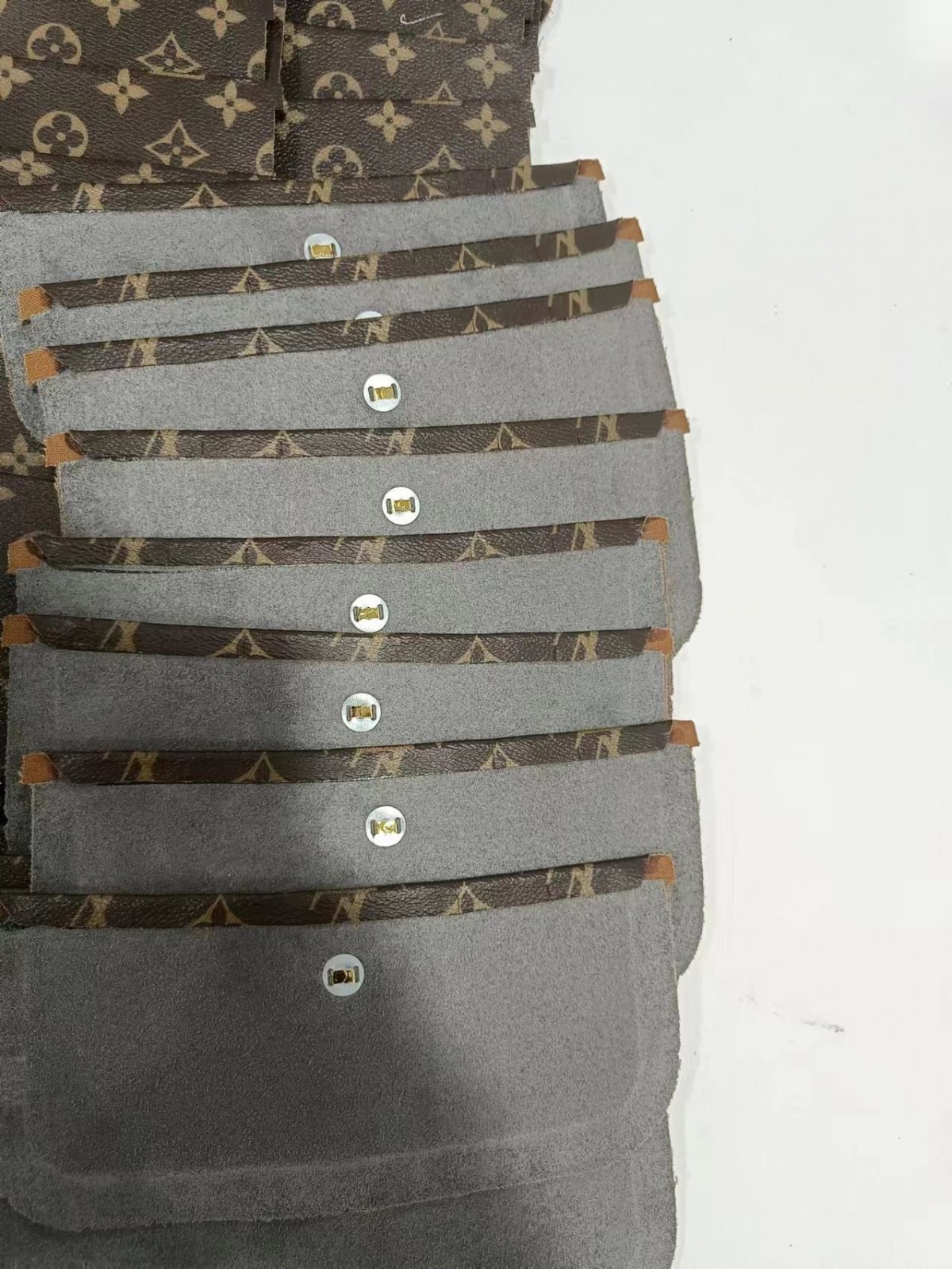 Shebag super replica Louis Vuitton M81911 WALLET ON CHAIN IVY bag reivew (2025 Jul updated)-ហាងអនឡាញកាបូប Louis Vuitton ក្លែងក្លាយដែលមានគុណភាពល្អបំផុត កាបូបអ្នករចនាម៉ូដចម្លង ru