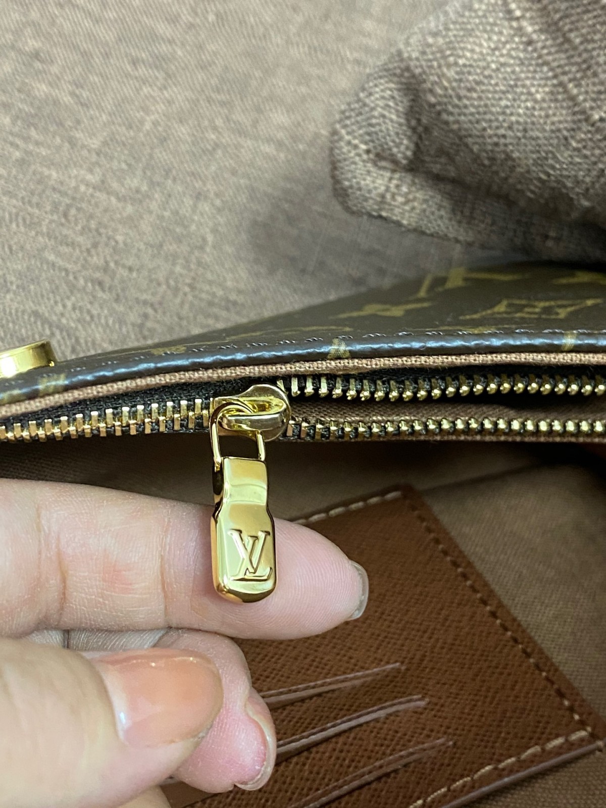 Shebag super replica Louis Vuitton M81911 WALLET ON CHAIN IVY bag reivew (2025 Jul updated)-ហាងអនឡាញកាបូប Louis Vuitton ក្លែងក្លាយដែលមានគុណភាពល្អបំផុត កាបូបអ្នករចនាម៉ូដចម្លង ru