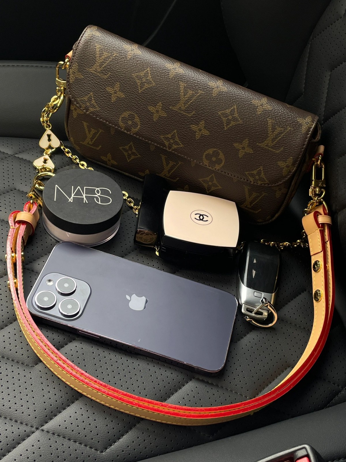Shebag super replica Louis Vuitton M81911 WALLET ON CHAIN IVY bag reivew (2025 Jul updated)-ហាងអនឡាញកាបូប Louis Vuitton ក្លែងក្លាយដែលមានគុណភាពល្អបំផុត កាបូបអ្នករចនាម៉ូដចម្លង ru