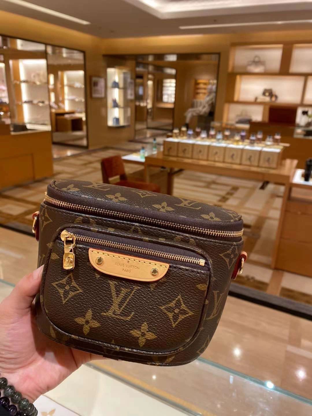 Shebag Super replica Louis Vuitton M82335 MINI BUMBAG bag review (2025 July updated)-Best Quality Fake Louis Vuitton Bag Online Store, Replica designer bag ru