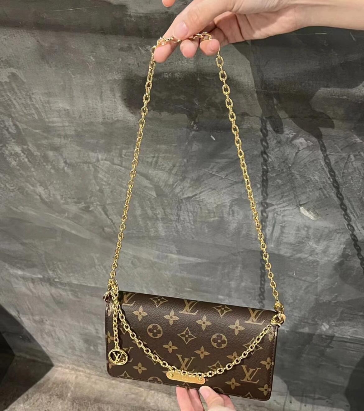 Shebag supre replica Louis Vuitton M82509 WALLET ON CHAIN LILY bag review (2025 July updated)-Zoo Zoo Fake Louis Vuitton Hnab Online Khw, Replica designer hnab ru