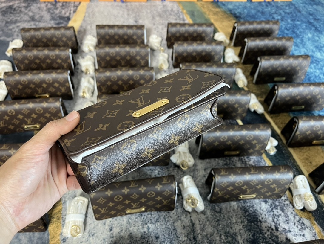 Shebag supre replica Louis Vuitton M82509 WALLET ON CHAIN LILY bag review (2025 July updated)-Zoo Zoo Fake Louis Vuitton Hnab Online Khw, Replica designer hnab ru