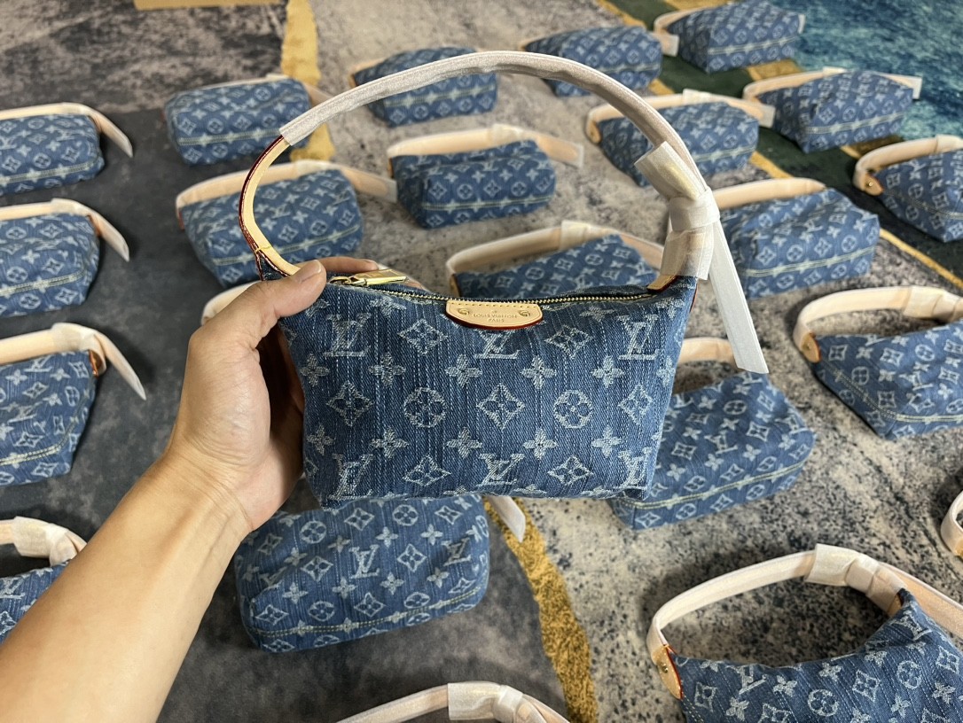 Shebag Super replica Louis Vuitton M82949 HILLS POCHETTE bag review (2025 July Updated)-L-Aħjar Kwalità Foloz Louis Vuitton Bag Online Store, Replica designer bag ru