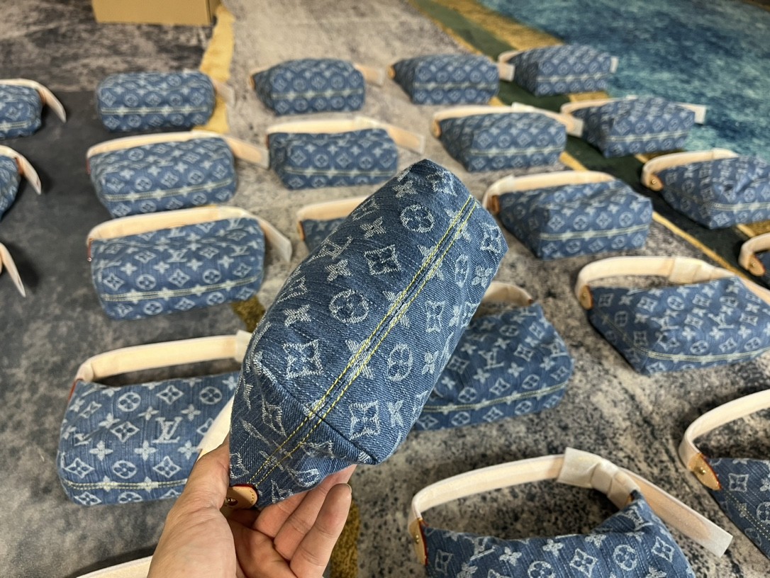 Shebag Super replica Louis Vuitton M82949 HILLS POCHETTE bag review (2025 July Updated)-L-Aħjar Kwalità Foloz Louis Vuitton Bag Online Store, Replica designer bag ru
