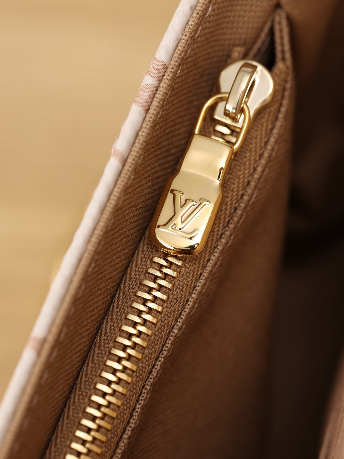 Shebag Super replica Louis Vuitton M83091 Ivy White Monogram bag(2025 July updated)-Najlepsza jakość fałszywych torebek Louis Vuitton Sklep internetowy, projektant repliki torebki ru