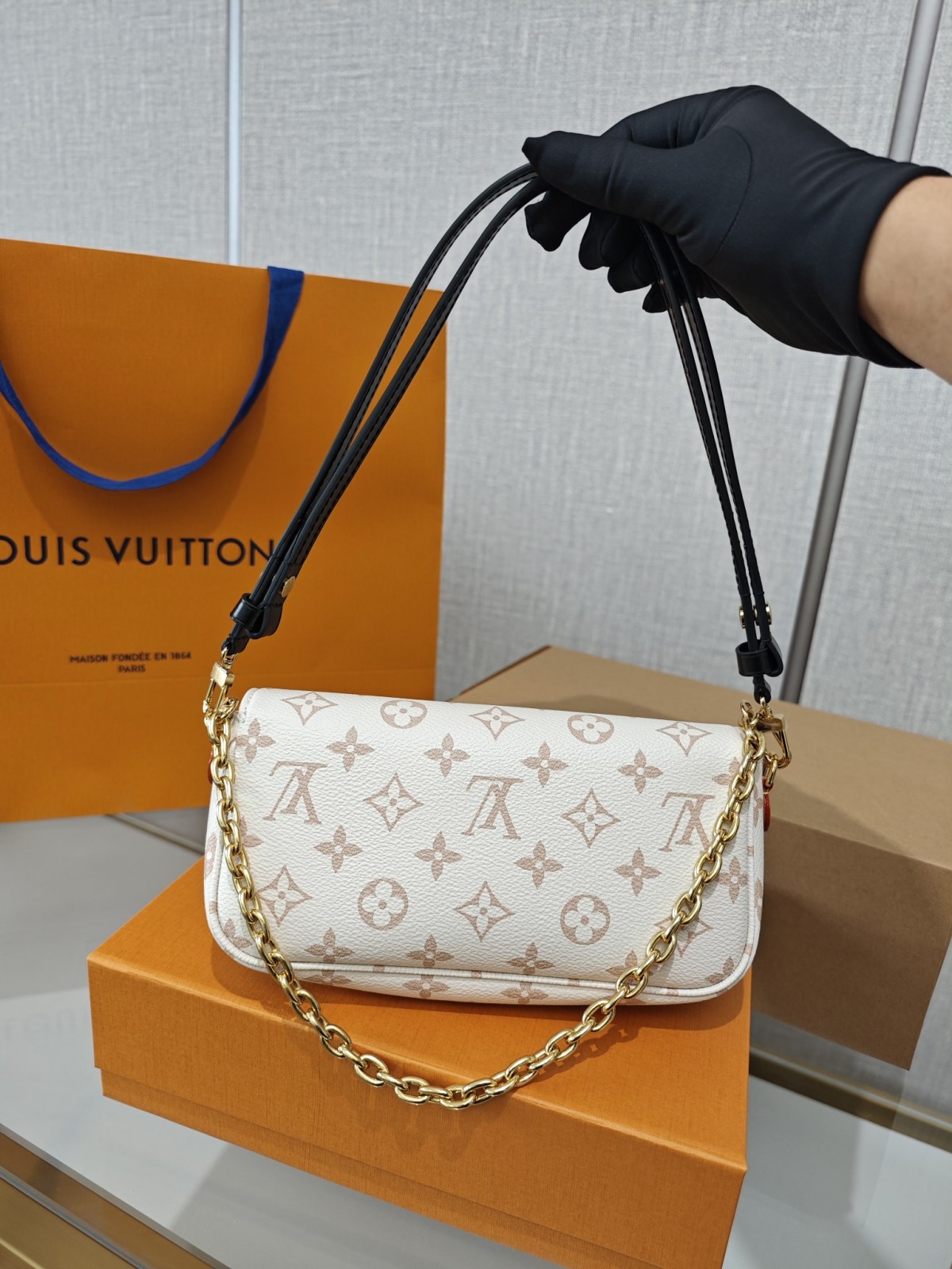 Shebag Super replica Louis Vuitton M83091 Ivy White Monogram bag(2025 July updated)-Najlepsza jakość fałszywych torebek Louis Vuitton Sklep internetowy, projektant repliki torebki ru