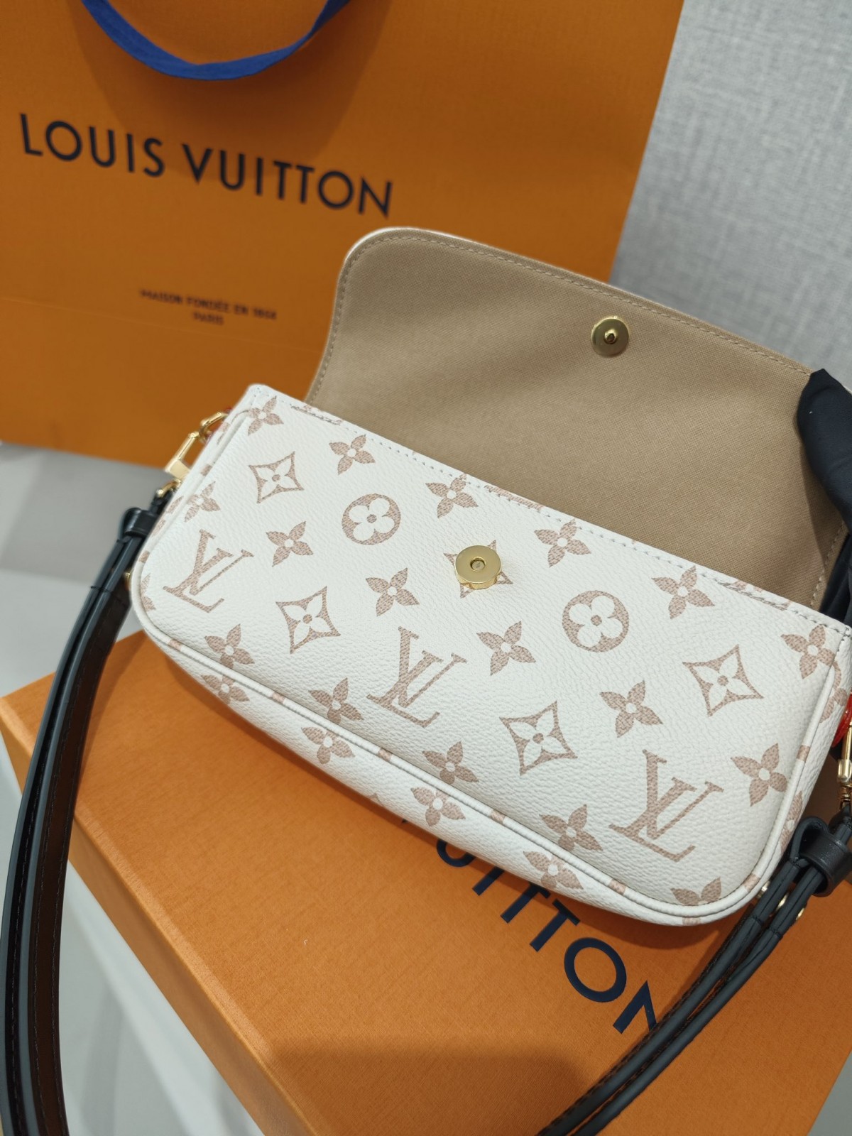 Shebag Super replica Louis Vuitton M83091 Ivy White Monogram bag(2025 July updated)-Najlepsza jakość fałszywych torebek Louis Vuitton Sklep internetowy, projektant repliki torebki ru