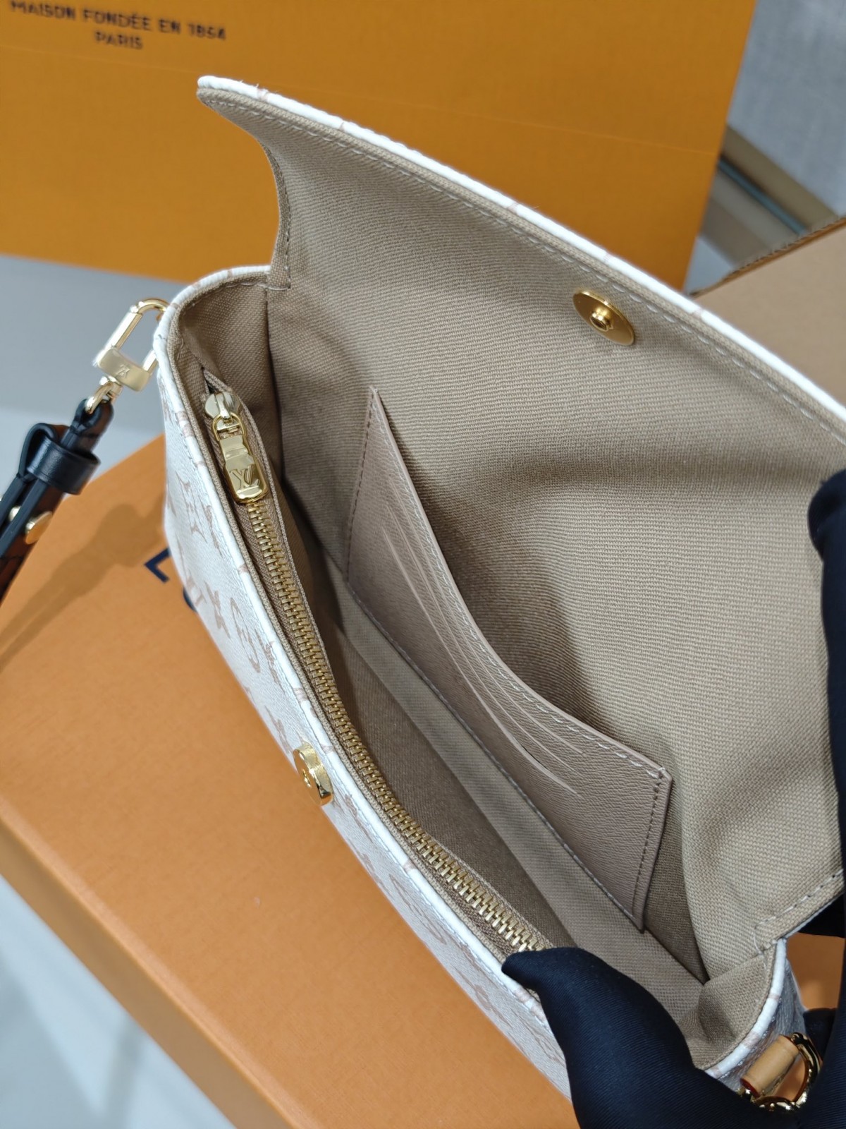 Shebag Super replica Louis Vuitton M83091 Ivy White Monogram bag(2025 July updated)-Najlepsza jakość fałszywych torebek Louis Vuitton Sklep internetowy, projektant repliki torebki ru