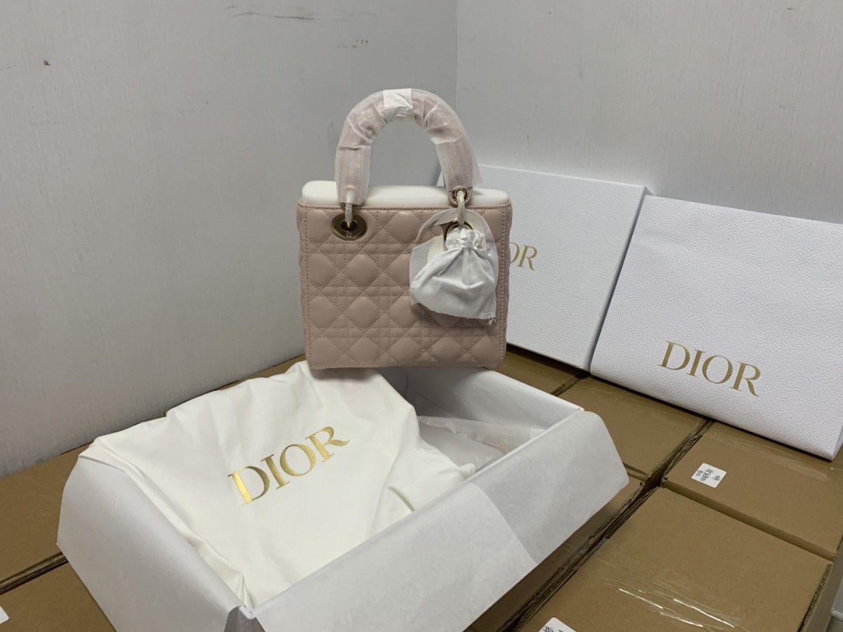 Shebag super replica Lady Dior in pink medium bag review(2025 July updated)-Best Quality Fake Louis Vuitton Bag Online Store, Replica designer bag ru
