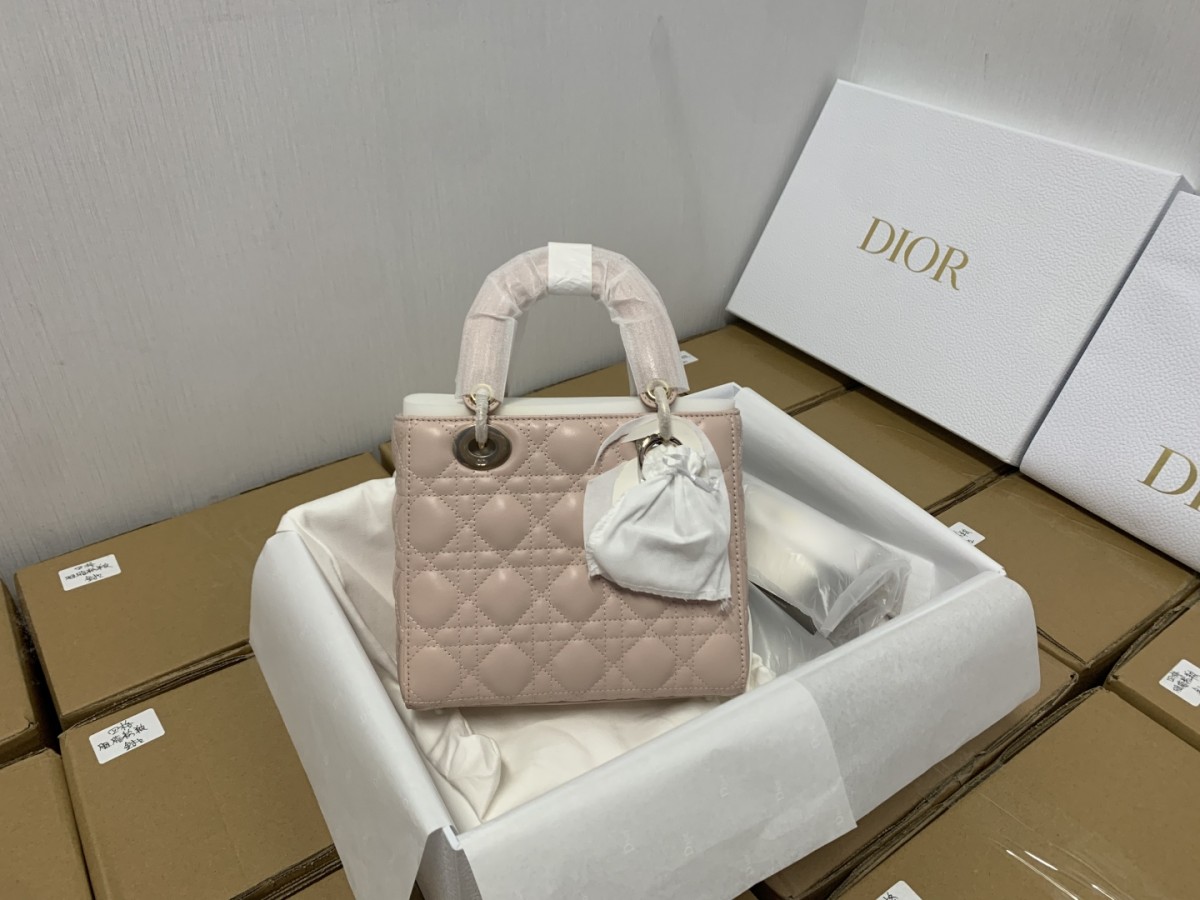 Shebag super replica Lady Dior in pink medium bag review(2025 July updated)-Best Quality Fake Louis Vuitton Bag Online Store, Replica designer bag ru