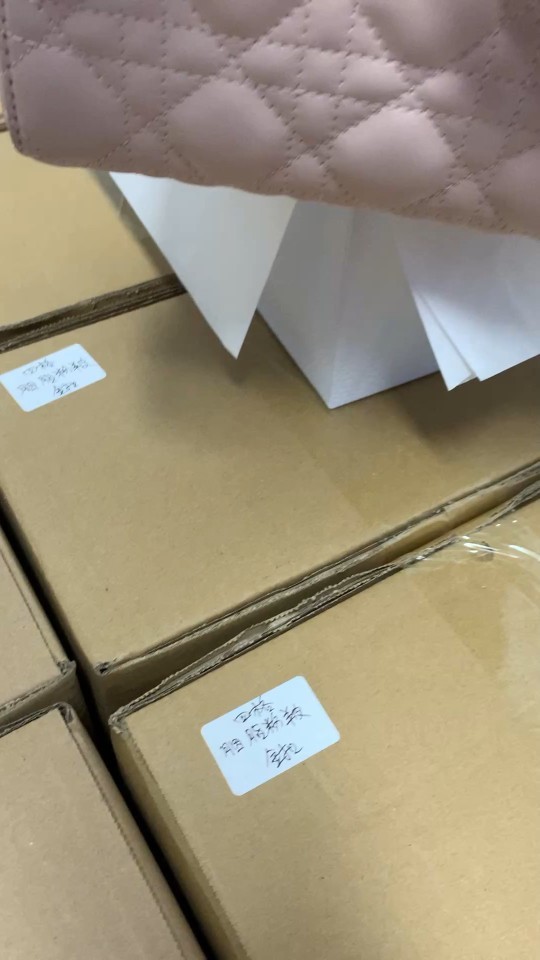Shebag super replica Lady Dior in pink medium bag review(2025 July updated)-Best Quality Fake Louis Vuitton Bag Online Store, Replica designer bag ru
