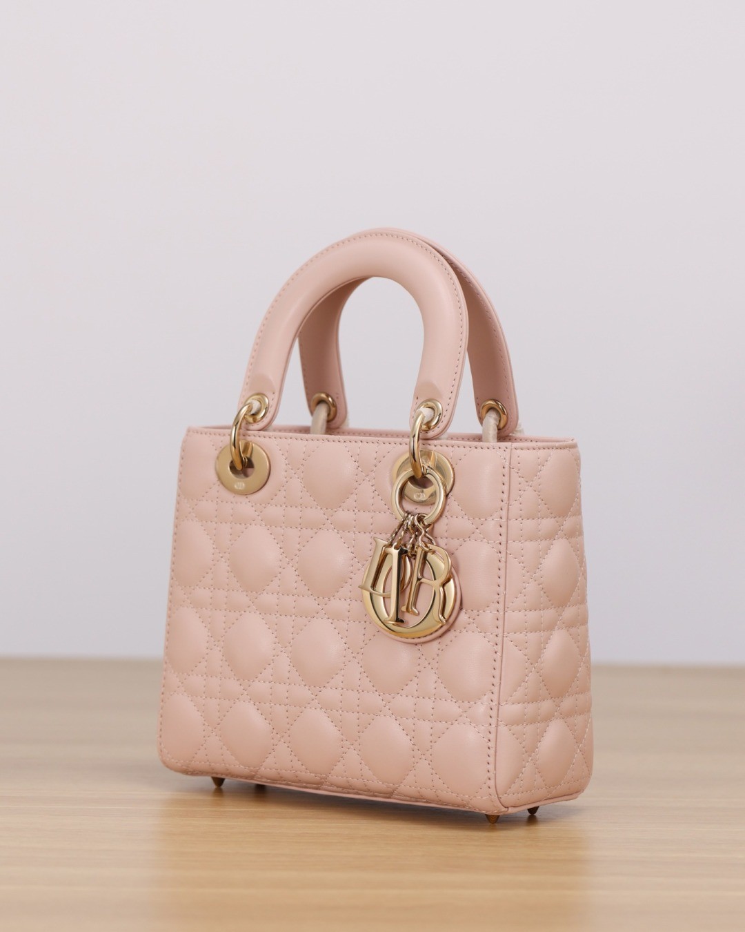 Shebag super replica Lady Dior in pink medium bag review(2025 July updated)-Best Quality Fake Louis Vuitton Bag Online Store, Replica designer bag ru