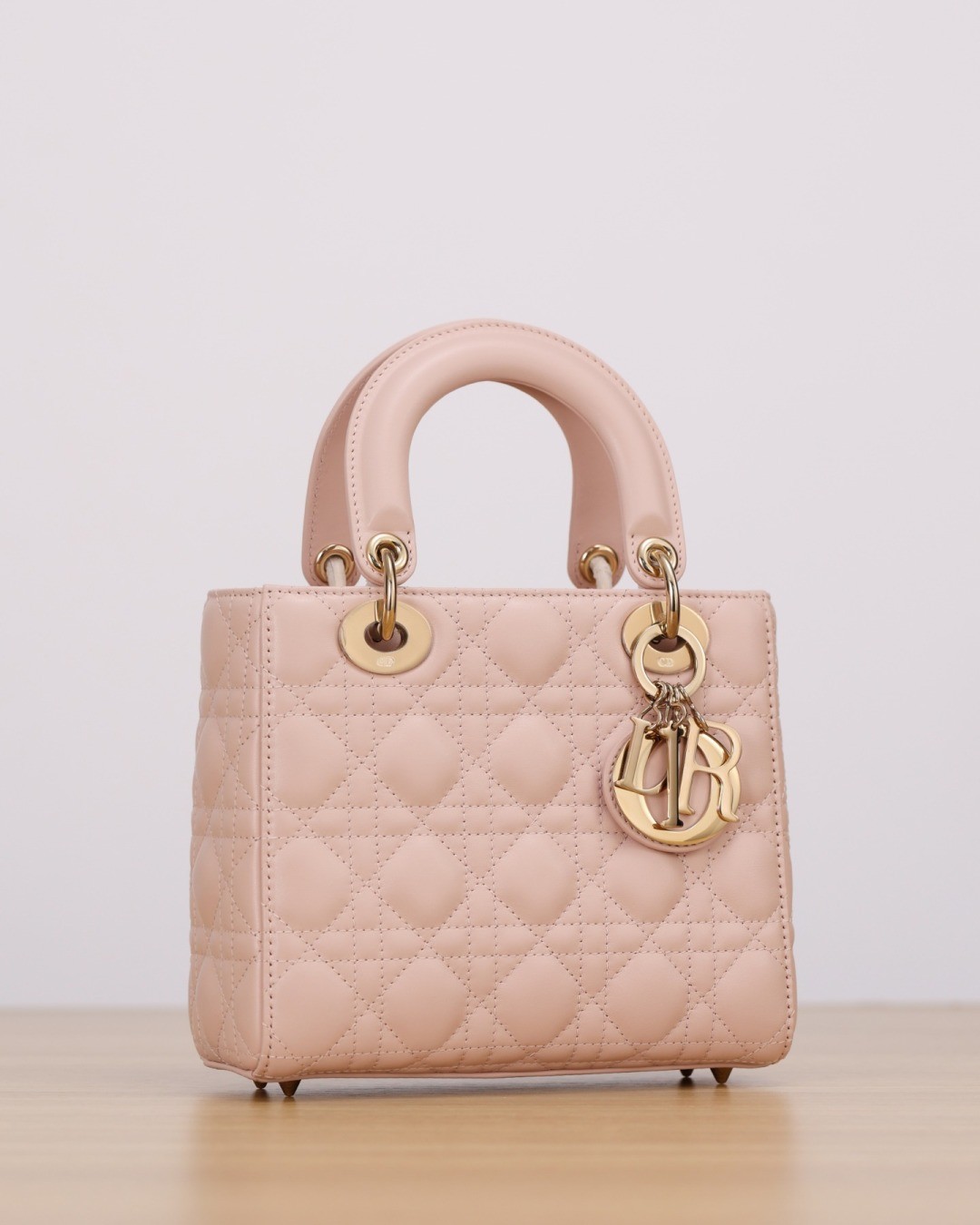 Shebag super replica Lady Dior in pink medium bag review(2025 July updated)-Best Quality Fake Louis Vuitton Bag Online Store, Replica designer bag ru