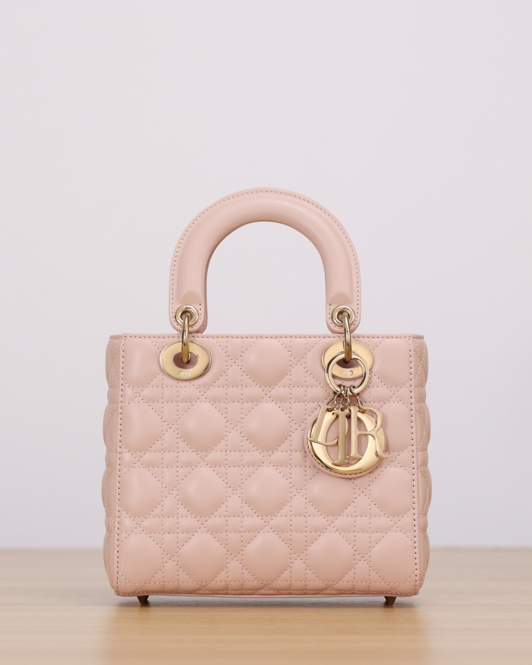 Shebag super replica Lady Dior in pink medium bag review(2025 July updated)-Best Quality Fake Louis Vuitton Bag Online Store, Replica designer bag ru