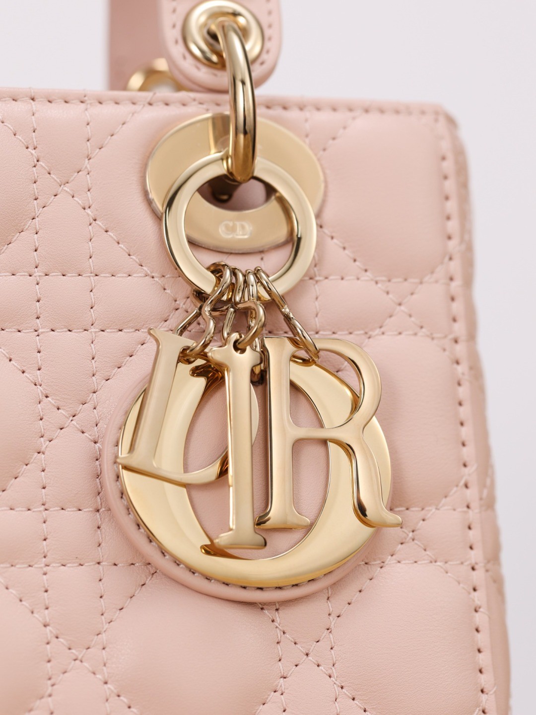 Shebag super replica Lady Dior in pink medium bag review(2025 July updated)-Best Quality Fake Louis Vuitton Bag Online Store, Replica designer bag ru