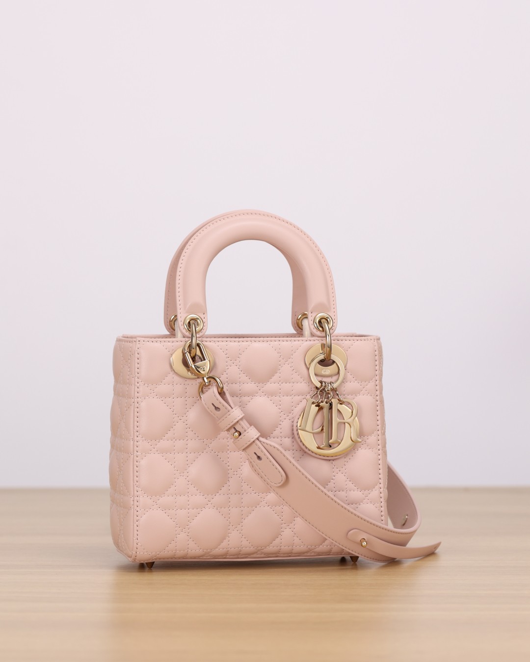 Shebag super replica Lady Dior in pink medium bag review(2025 July updated)-Best Quality Fake Louis Vuitton Bag Online Store, Replica designer bag ru