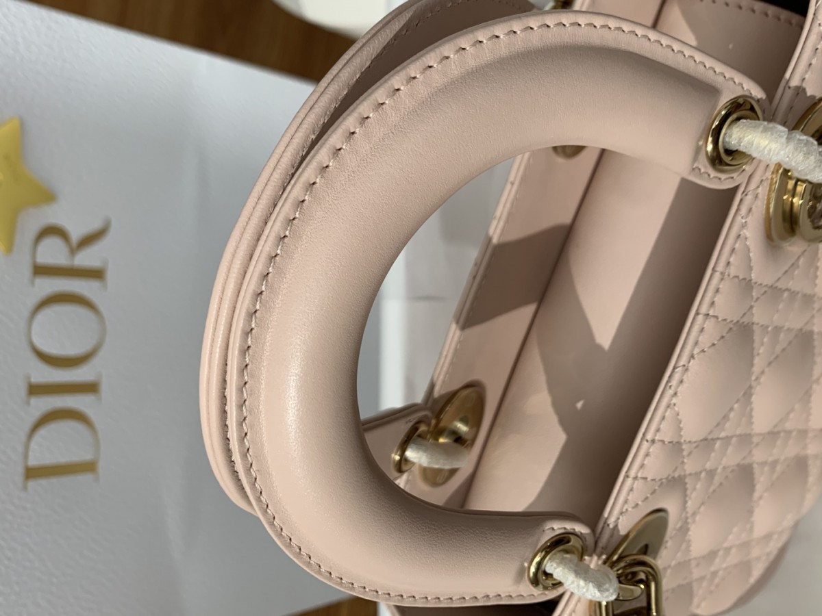 Shebag super replica Lady Dior in pink medium bag review(2025 July updated)-Best Quality Fake Louis Vuitton Bag Online Store, Replica designer bag ru