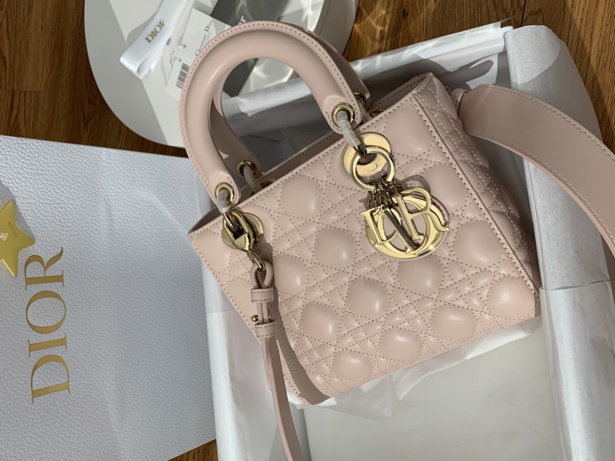Shebag super replica Lady Dior in pink medium bag review(2025 July updated)-Best Quality Fake Louis Vuitton Bag Online Store, Replica designer bag ru