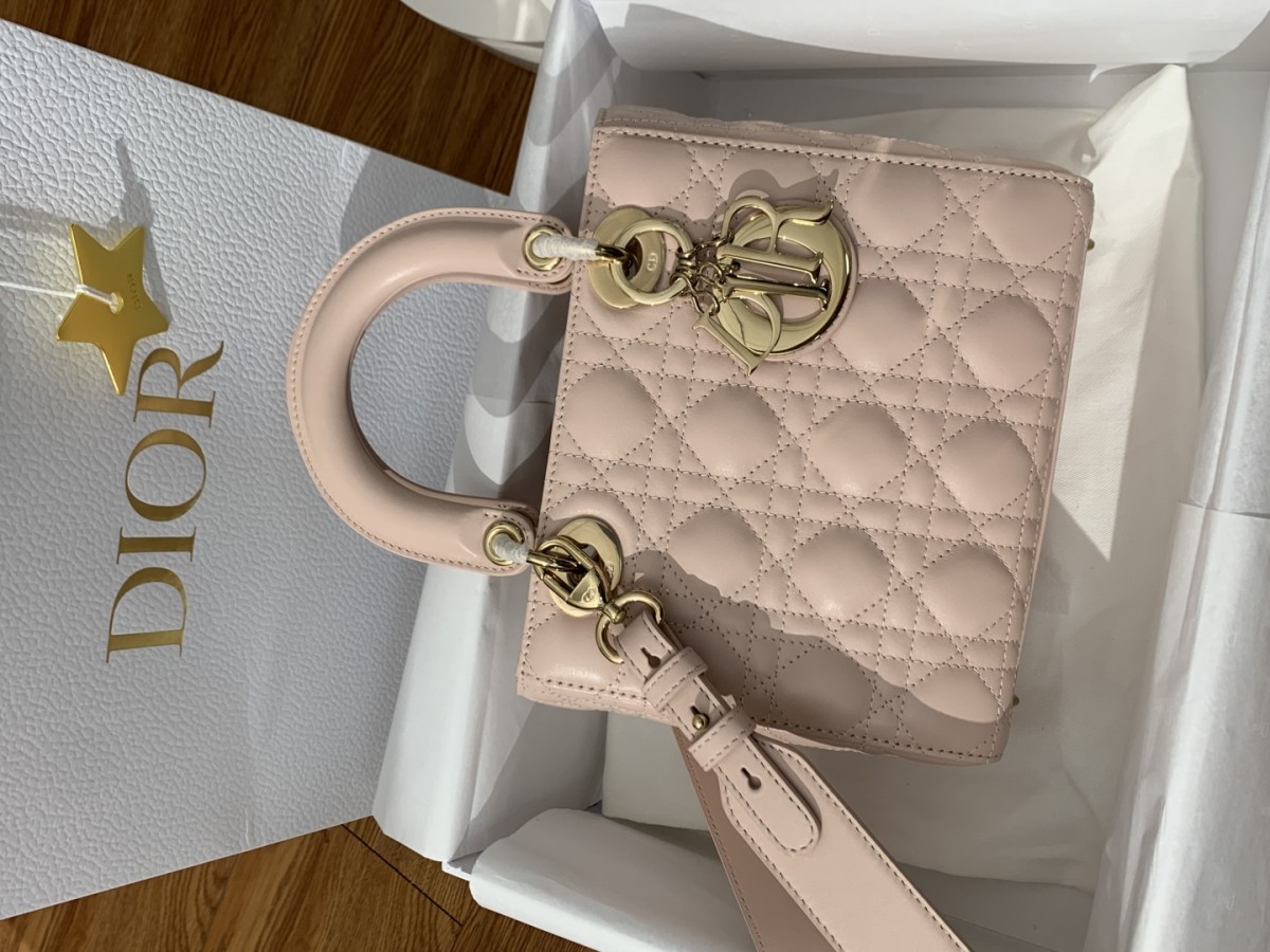 Shebag super replica Lady Dior in pink medium bag review(2025 July updated)-Best Quality Fake Louis Vuitton Bag Online Store, Replica designer bag ru