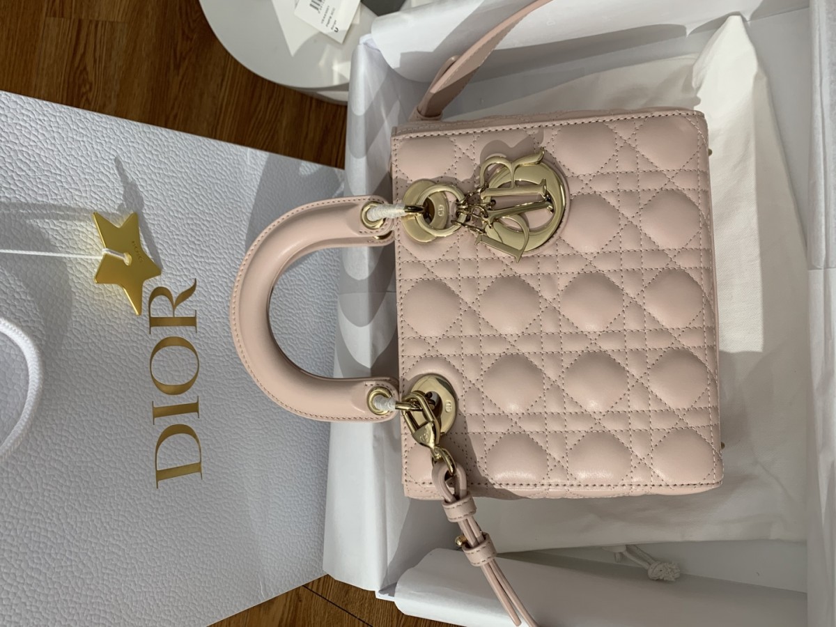 Shebag super replica Lady Dior in pink medium bag review(2025 July updated)-Best Quality Fake Louis Vuitton Bag Online Store, Replica designer bag ru