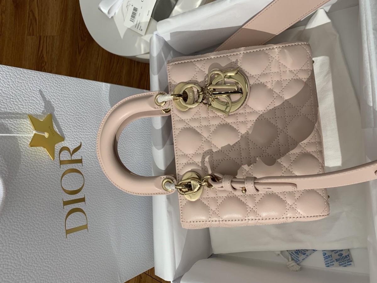 Shebag super replica Lady Dior in pink medium bag review(2025 July updated)-Best Quality Fake Louis Vuitton Bag Online Store, Replica designer bag ru