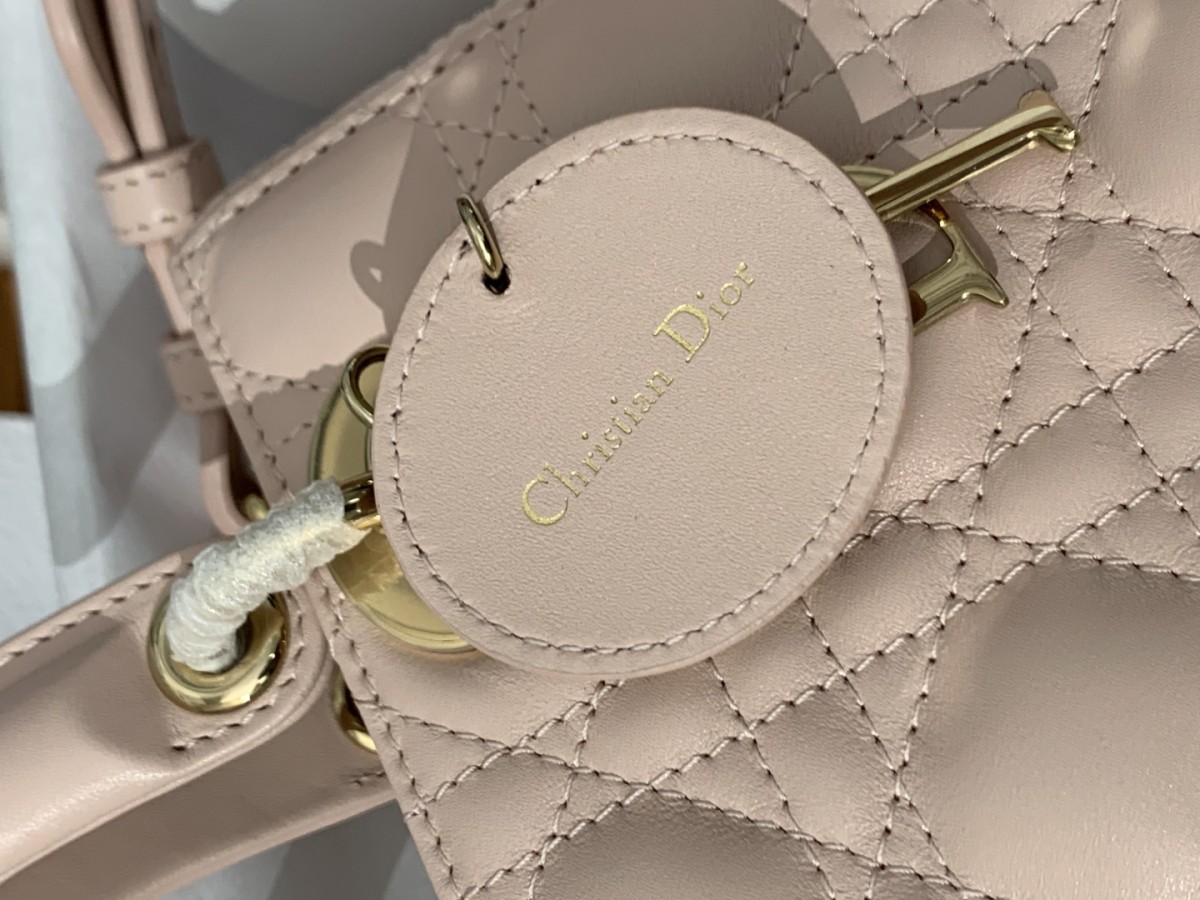 Shebag super replica Lady Dior in pink medium bag review(2025 July updated)-Best Quality Fake Louis Vuitton Bag Online Store, Replica designer bag ru