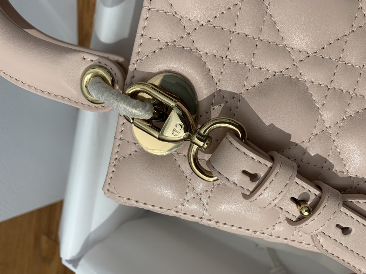 Shebag super replica Lady Dior in pink medium bag review(2025 July updated)-Best Quality Fake Louis Vuitton Bag Online Store, Replica designer bag ru