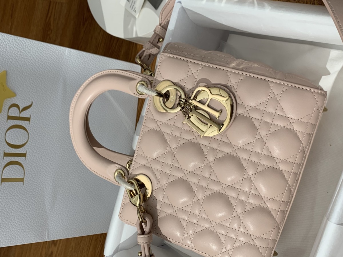 Shebag super replica Lady Dior in pink medium bag review(2025 July updated)-Best Quality Fake Louis Vuitton Bag Online Store, Replica designer bag ru