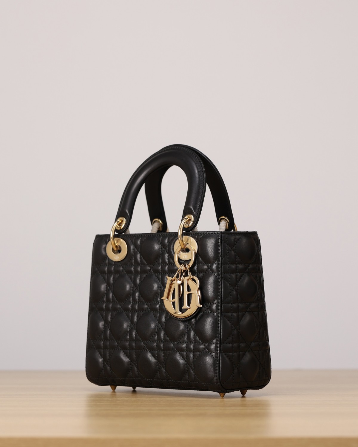 Shebag Super replica Lady Dior Small size in black bag review (2025 July Updated)-Yakanakisa Hunhu Fake Louis Vuitton Bag Online Store, Replica dhizaini bag ru