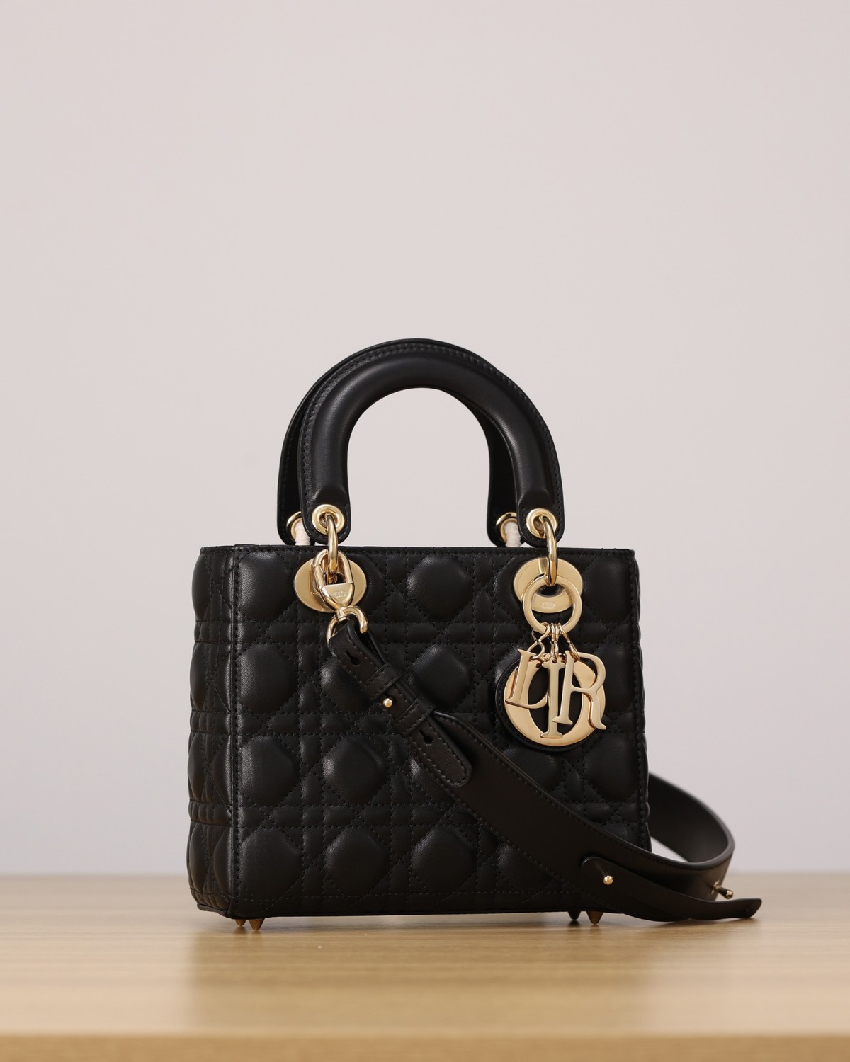 Shebag Super replica Lady Dior Small size in black bag review (2025 July Updated)-Yakanakisa Hunhu Fake Louis Vuitton Bag Online Store, Replica dhizaini bag ru