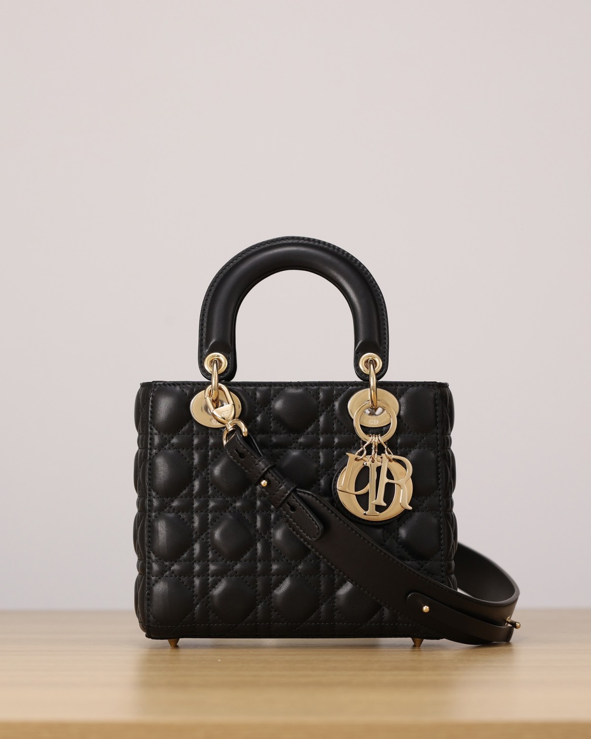 Shebag Super replica Lady Dior Small size in black bag review (2025 July Updated)-Yakanakisa Hunhu Fake Louis Vuitton Bag Online Store, Replica dhizaini bag ru