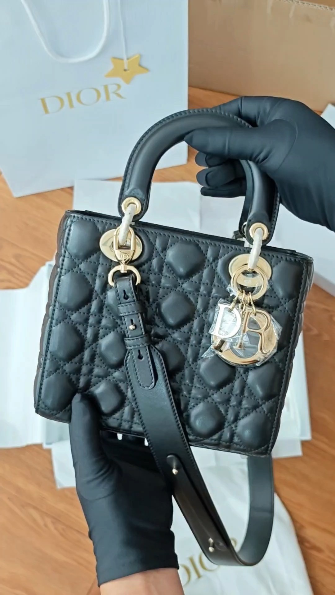 Shebag Super replica Lady Dior Small size in black bag review (2025 July Updated)-Yakanakisa Hunhu Fake Louis Vuitton Bag Online Store, Replica dhizaini bag ru