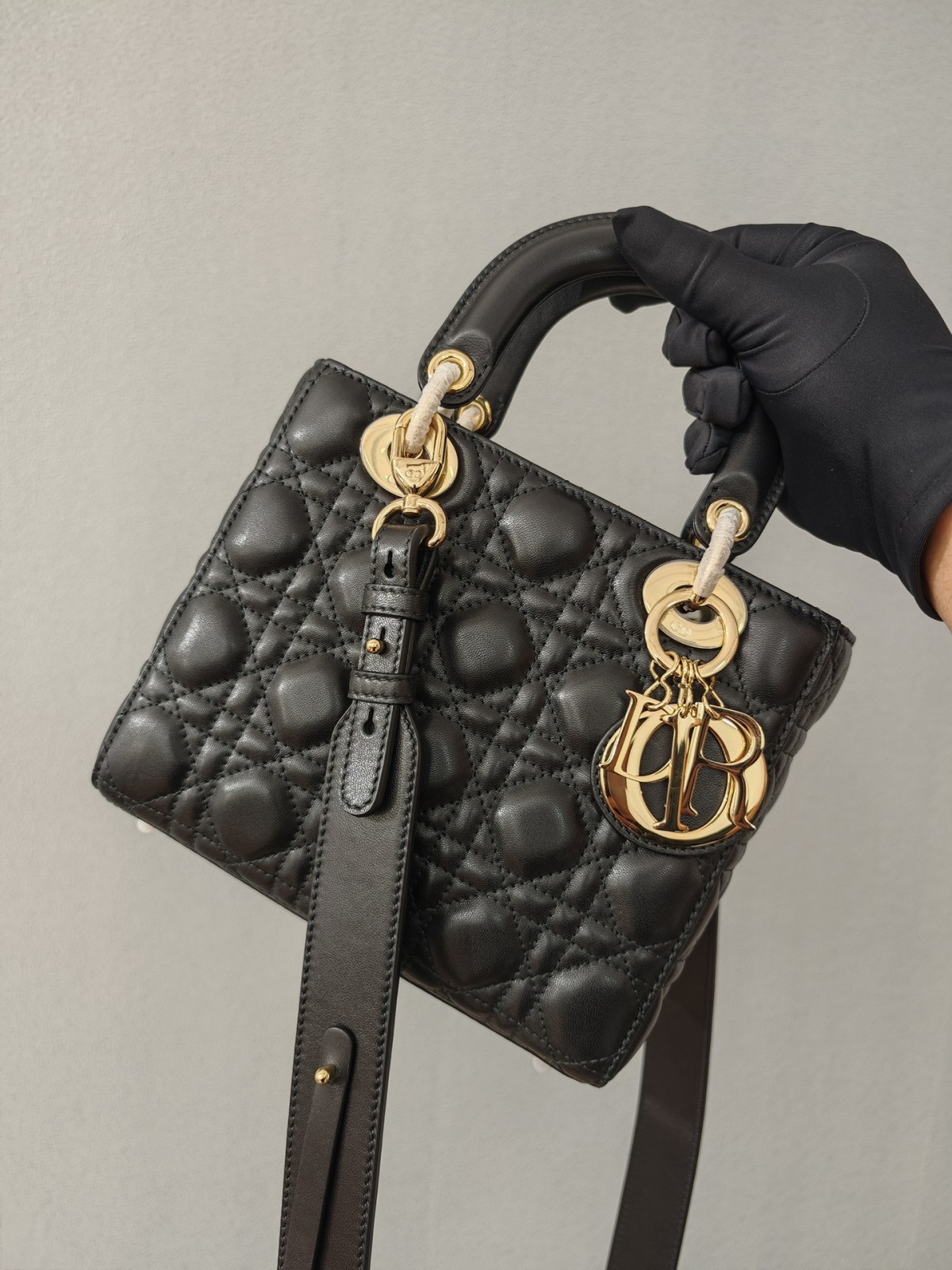 Shebag Super replica Lady Dior Small size in black bag review (2025 July Updated)-Yakanakisa Hunhu Fake Louis Vuitton Bag Online Store, Replica dhizaini bag ru