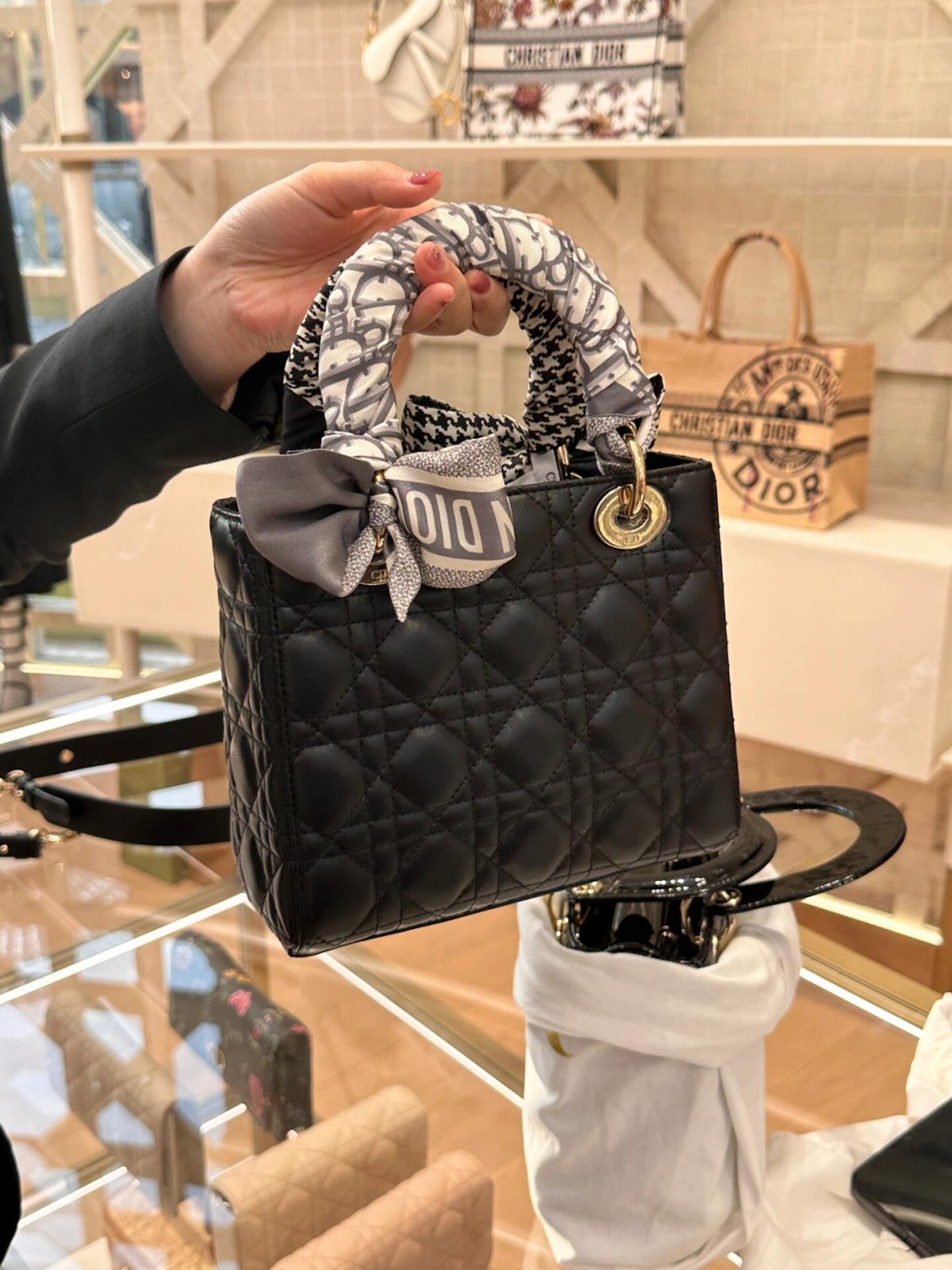 Shebag Super replica Lady Dior Small size in black bag review (2025 July Updated)-Yakanakisa Hunhu Fake Louis Vuitton Bag Online Store, Replica dhizaini bag ru