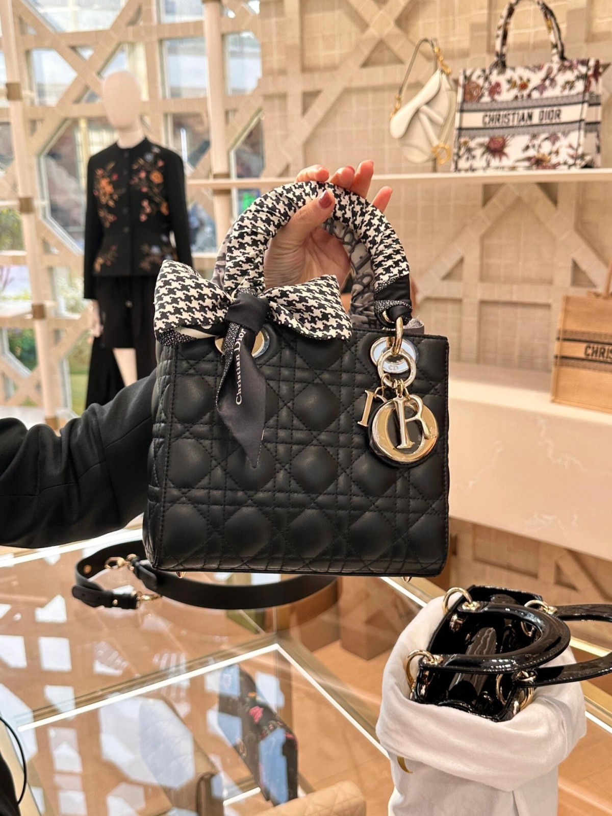 Shebag Super replica Lady Dior Small size in black bag review (2025 July Updated)-Yakanakisa Hunhu Fake Louis Vuitton Bag Online Store, Replica dhizaini bag ru