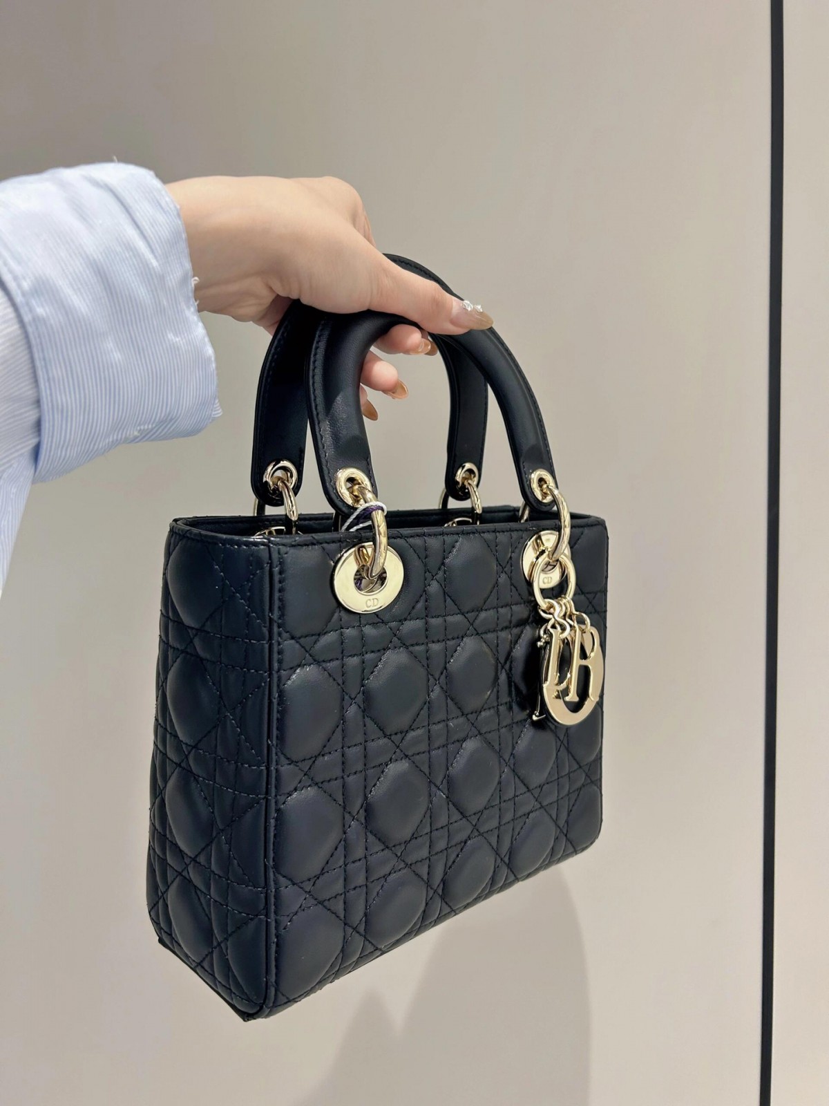 Shebag Super replica Lady Dior Small size in black bag review (2025 July Updated)-Yakanakisa Hunhu Fake Louis Vuitton Bag Online Store, Replica dhizaini bag ru
