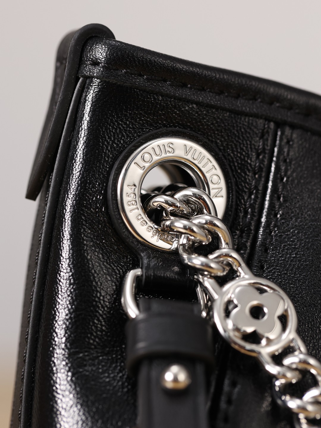 Shebag Super replica Louis Vuitton carryall dark bb lambskin bag review(July 2025 updated)-Yakanakisa Hunhu Fake Louis Vuitton Bag Online Store, Replica dhizaini bag ru