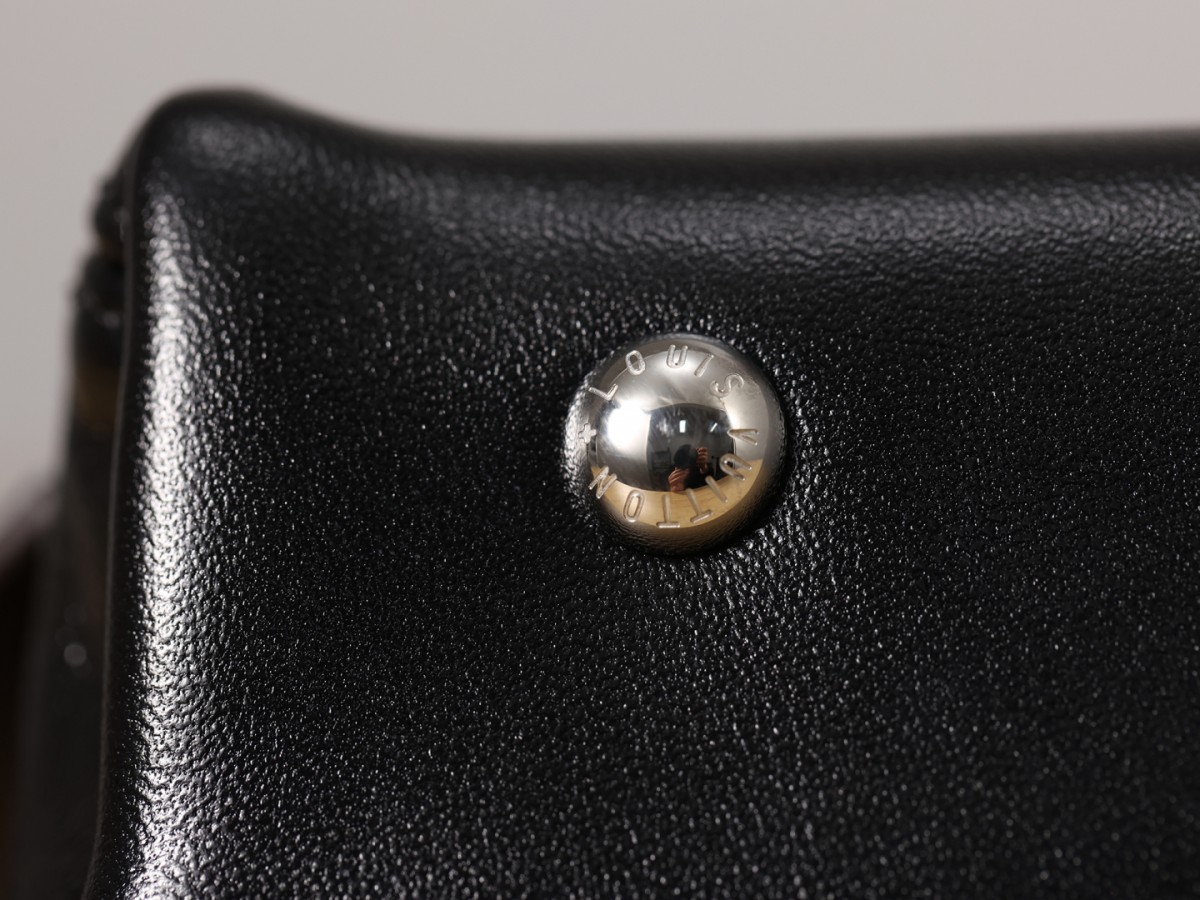 Shebag Super replica Louis Vuitton carryall dark bb lambskin bag review(July 2025 updated)-Yakanakisa Hunhu Fake Louis Vuitton Bag Online Store, Replica dhizaini bag ru