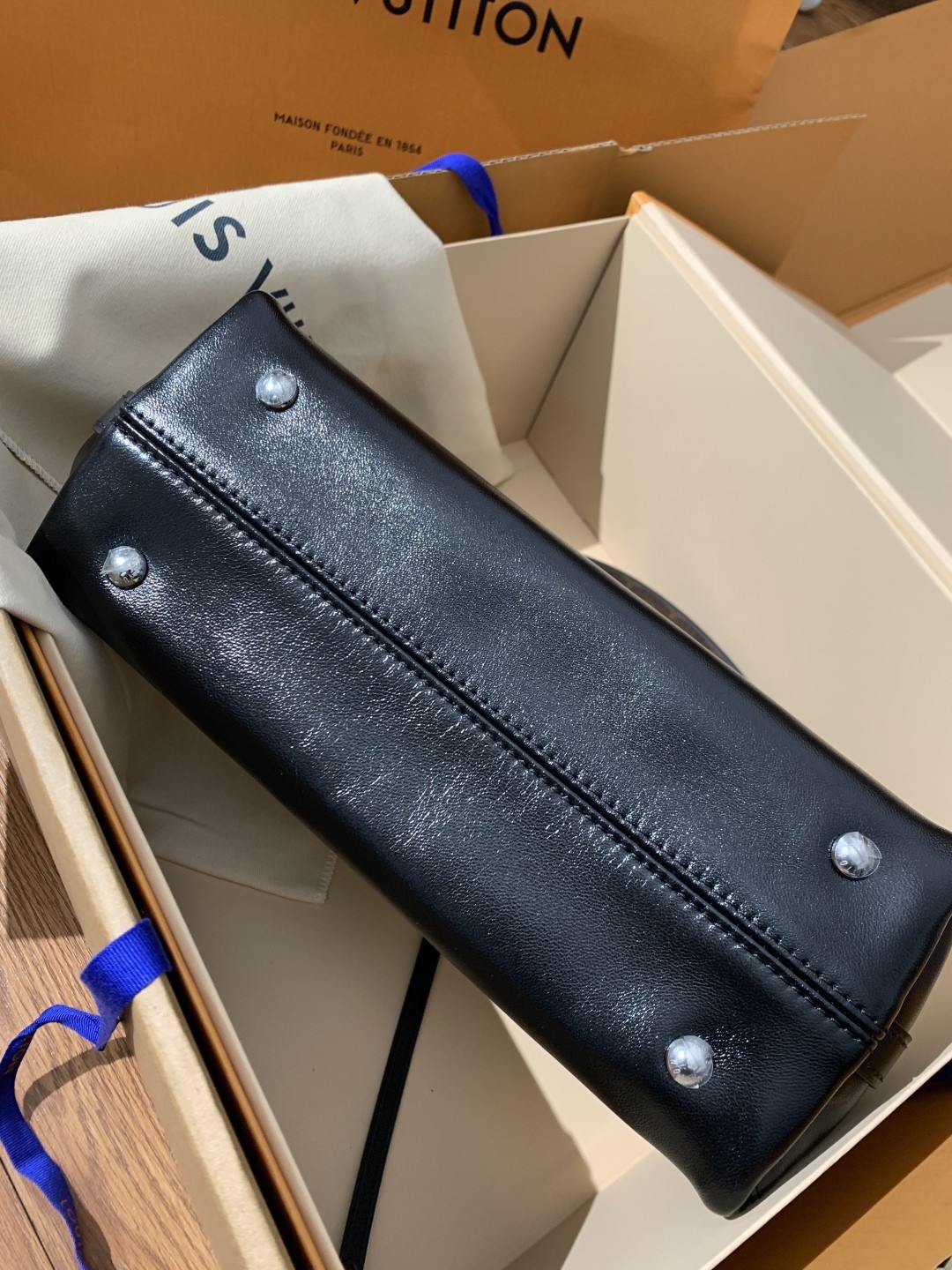 Shebag Super replica Louis Vuitton carryall dark bb lambskin bag review(July 2025 updated)-Yakanakisa Hunhu Fake Louis Vuitton Bag Online Store, Replica dhizaini bag ru