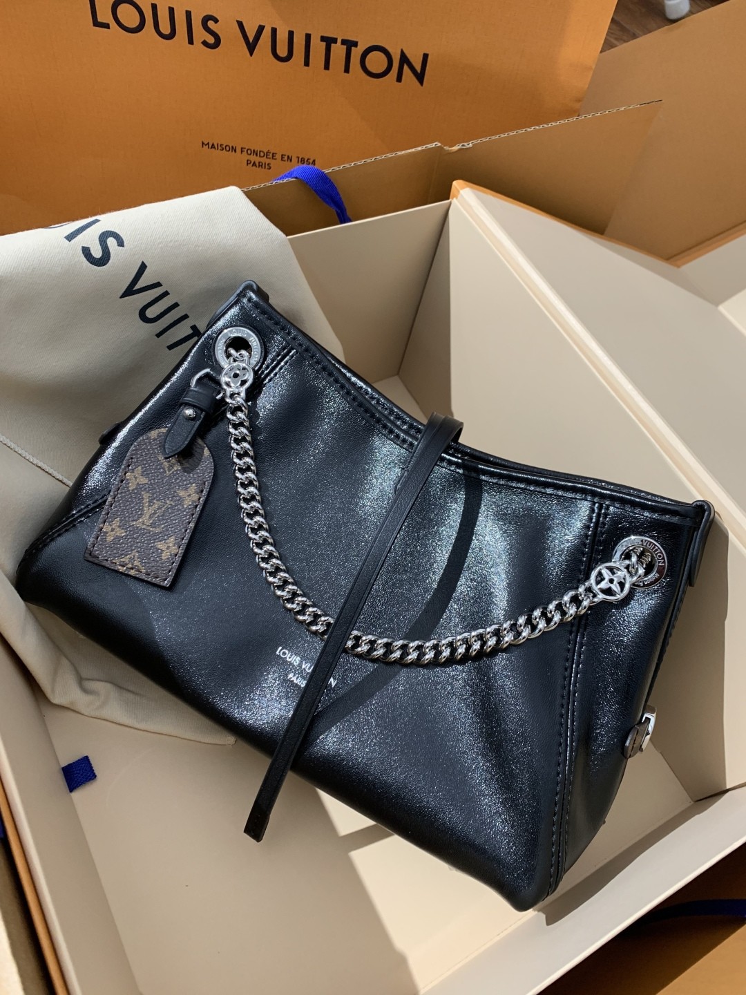 Shebag Super replica Louis Vuitton carryall dark bb lambskin bag review(July 2025 updated)-Yakanakisa Hunhu Fake Louis Vuitton Bag Online Store, Replica dhizaini bag ru