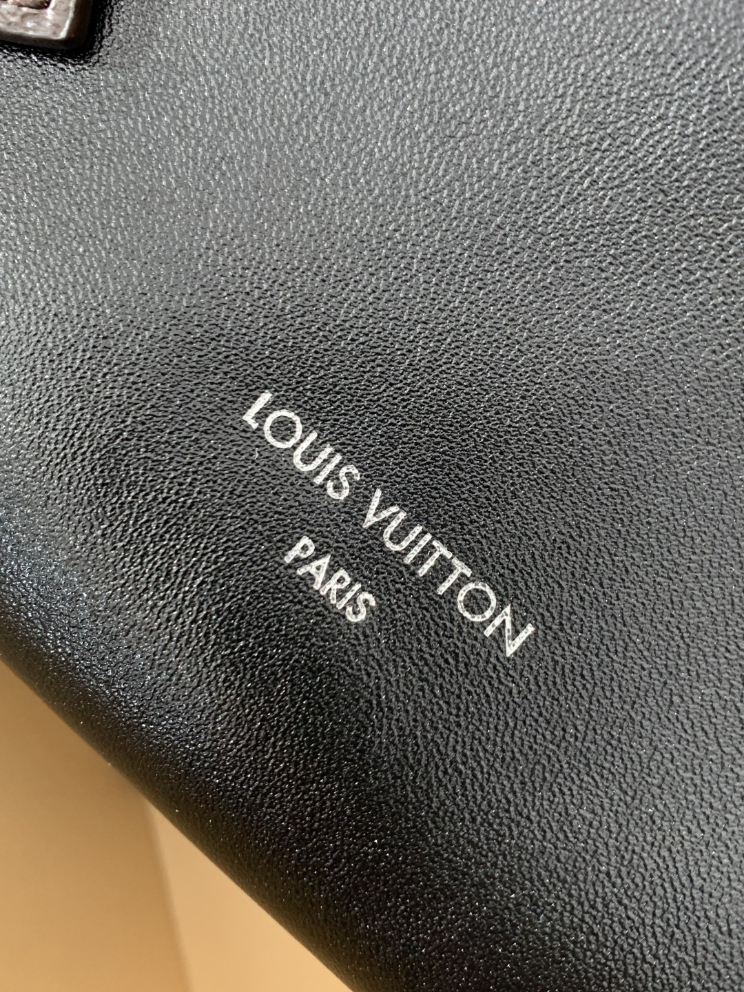 Shebag Super replica Louis Vuitton carryall dark bb lambskin bag review(July 2025 updated)-Yakanakisa Hunhu Fake Louis Vuitton Bag Online Store, Replica dhizaini bag ru