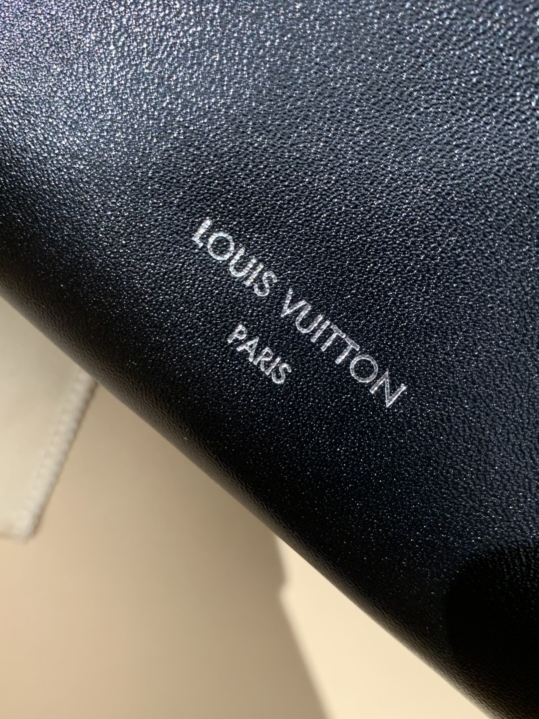 Shebag Super replica Louis Vuitton carryall dark bb lambskin bag review(July 2025 updated)-Yakanakisa Hunhu Fake Louis Vuitton Bag Online Store, Replica dhizaini bag ru