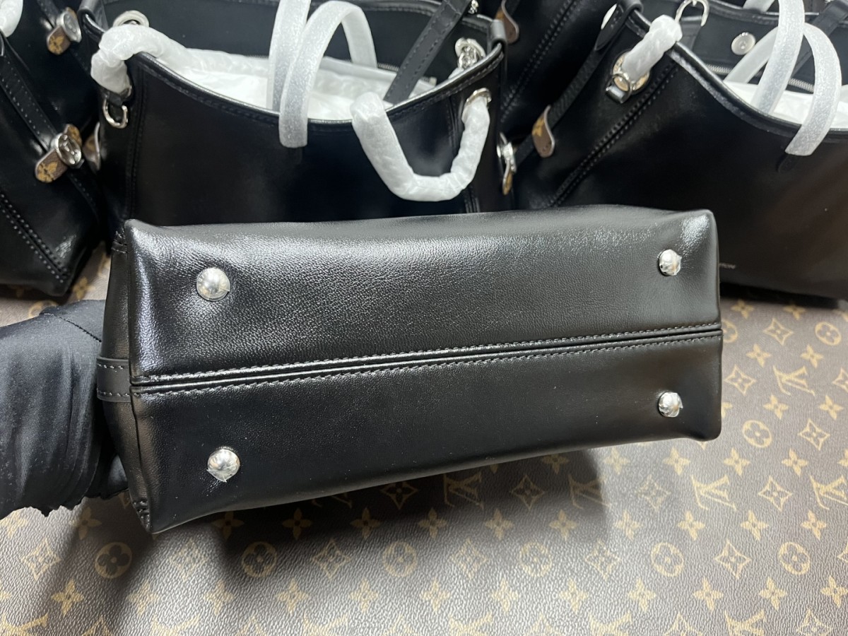 Shebag Super replica Louis Vuitton carryall dark bb lambskin bag review(July 2025 updated)-Yakanakisa Hunhu Fake Louis Vuitton Bag Online Store, Replica dhizaini bag ru