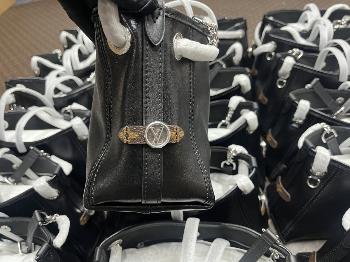 Shebag Super replica Louis Vuitton carryall dark bb lambskin bag review(July 2025 updated)-Yakanakisa Hunhu Fake Louis Vuitton Bag Online Store, Replica dhizaini bag ru