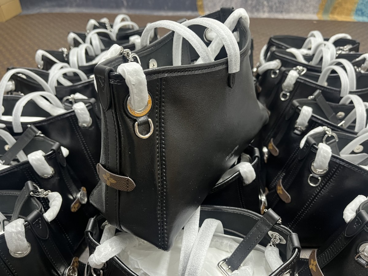 Shebag Super replica Louis Vuitton carryall dark bb lambskin bag review(July 2025 updated)-Yakanakisa Hunhu Fake Louis Vuitton Bag Online Store, Replica dhizaini bag ru