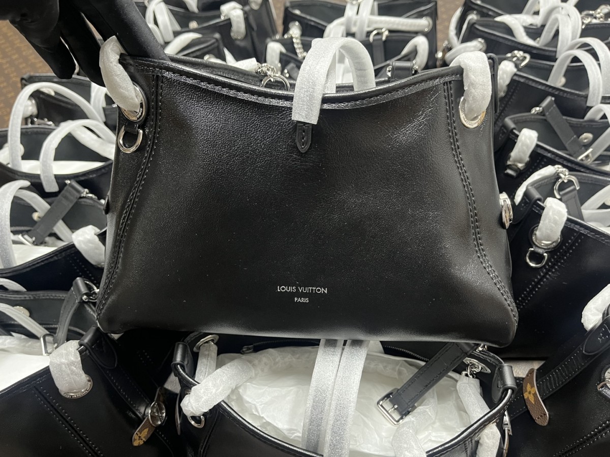 Shebag Super replica Louis Vuitton carryall dark bb lambskin bag review(July 2025 updated)-Yakanakisa Hunhu Fake Louis Vuitton Bag Online Store, Replica dhizaini bag ru