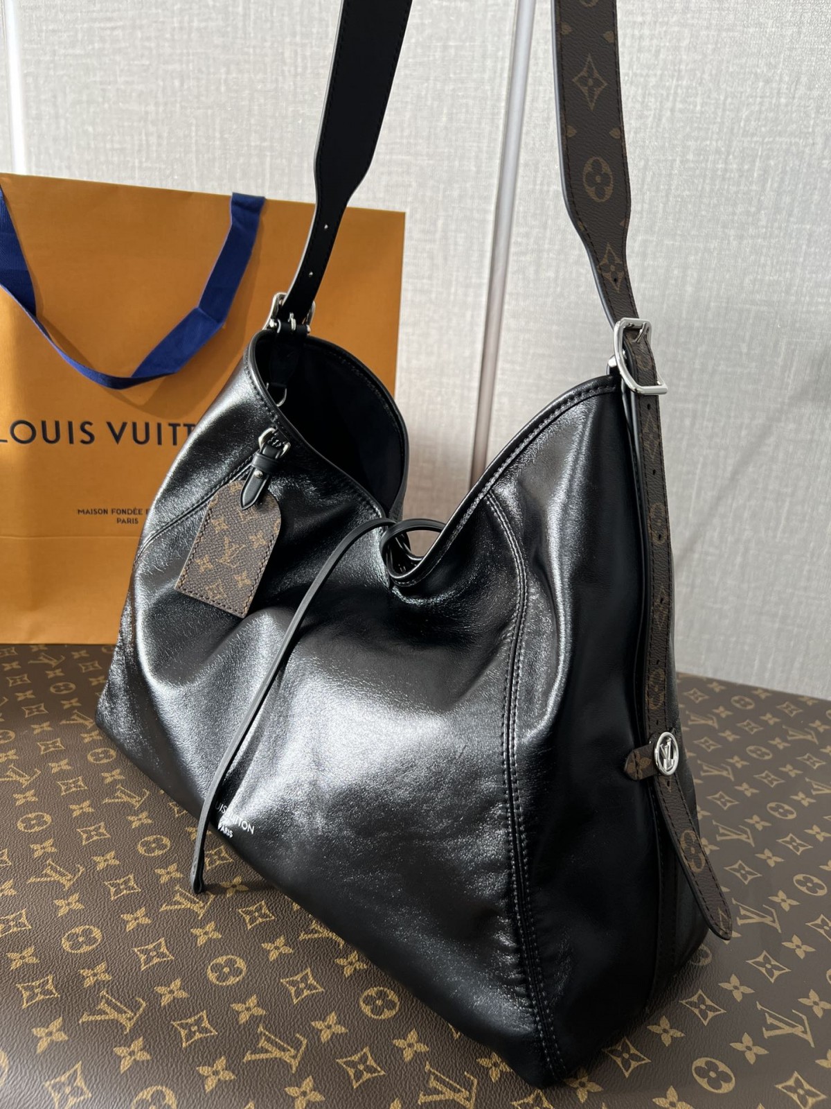 Shebag Super replica Louis Vuitton Carryall dark full leather lambskin bag review(July 2025 Updated)-Best Quality Fake Louis Vuitton Bag Online Store, Replica designer bag ru