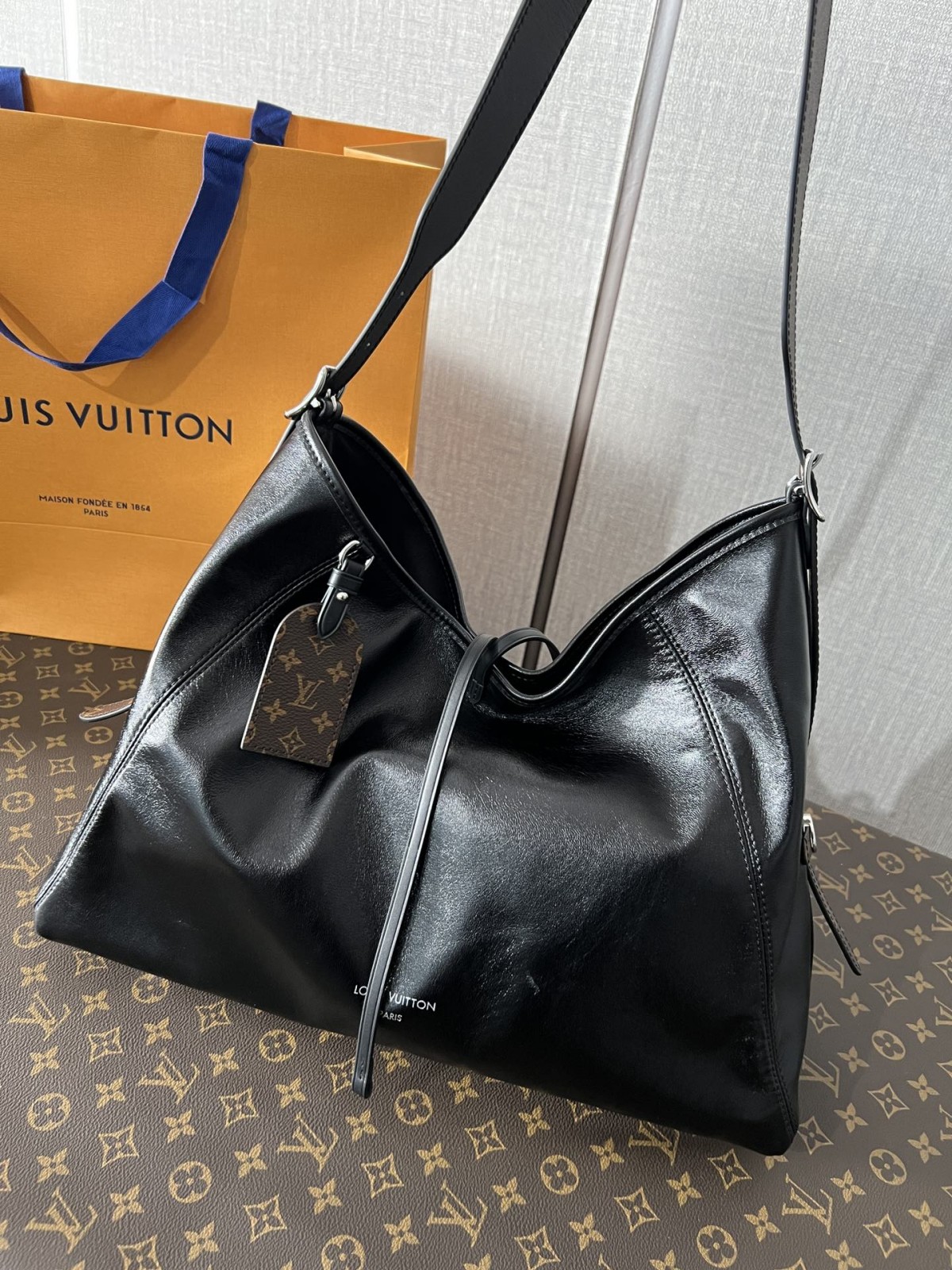 Shebag Super replica Louis Vuitton Carryall dark full leather lambskin bag review(July 2025 Updated)-Best Quality Fake Louis Vuitton Bag Online Store, Replica designer bag ru
