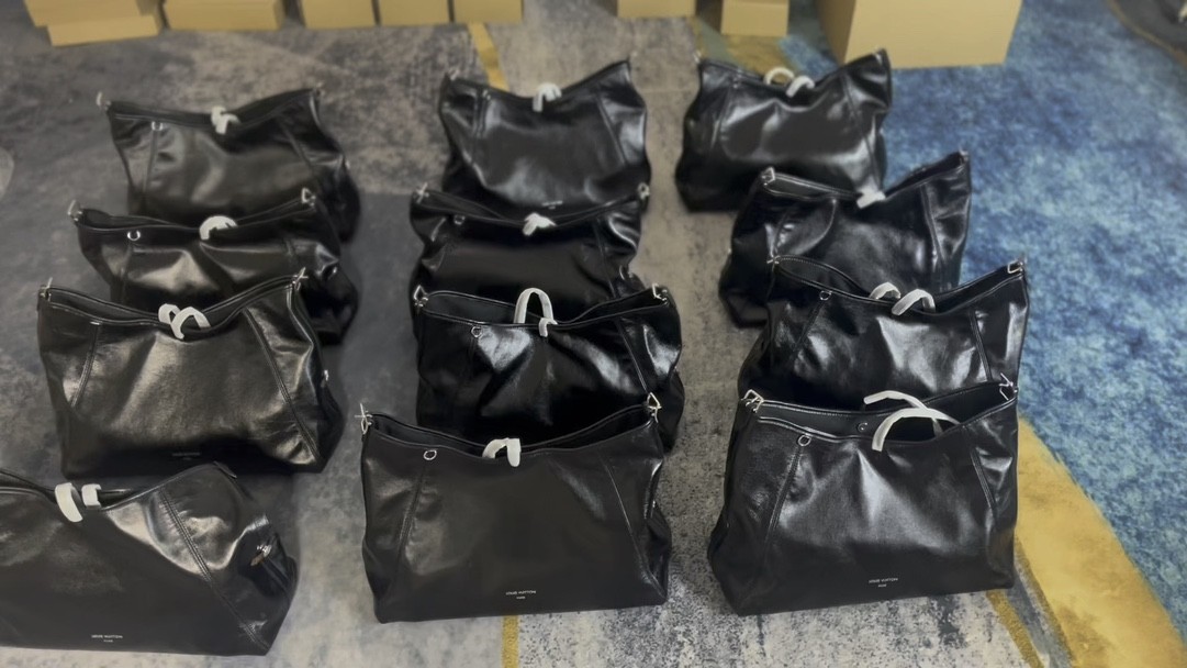 Shebag Super replica Louis Vuitton Carryall dark full leather lambskin bag review(July 2025 Updated)-Best Quality Fake Louis Vuitton Bag Online Store, Replica designer bag ru