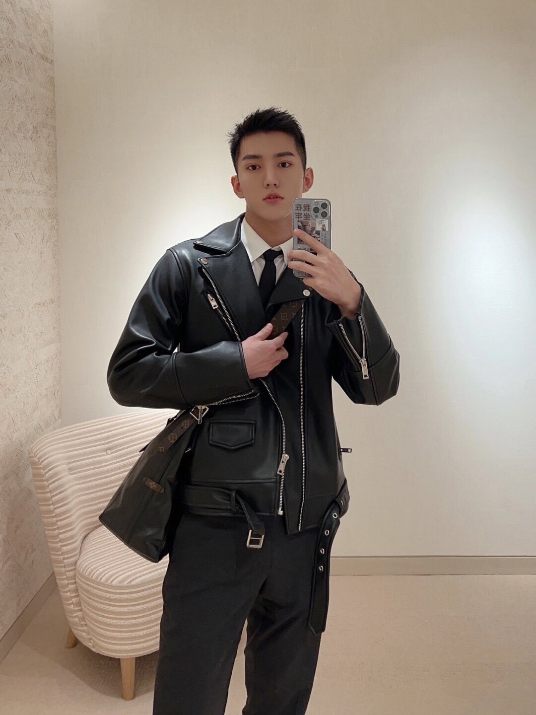Shebag Super replica Louis Vuitton Carryall dark full leather lambskin bag review(July 2025 Updated)-Best Quality Fake Louis Vuitton Bag Online Store, Replica designer bag ru